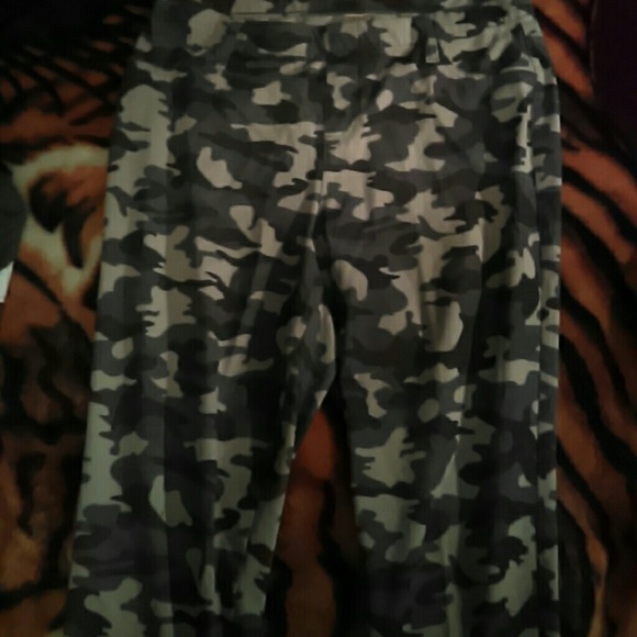 Camo leggings