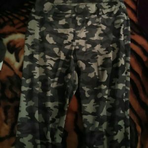 Camo leggings