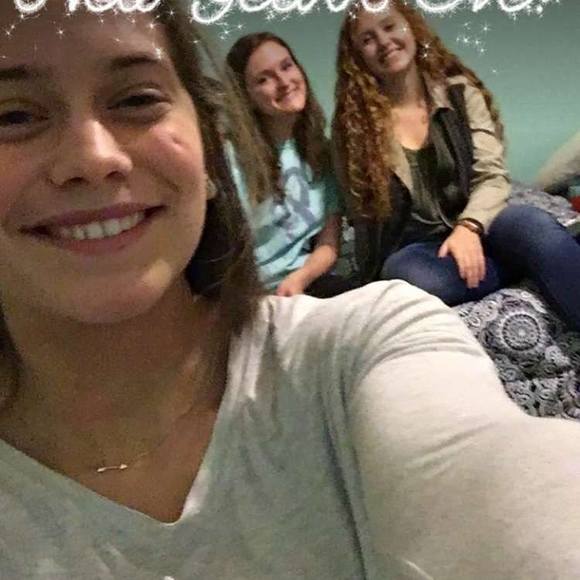 Meet your Posher, Sarah - Picture 1 of 1