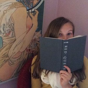 Meet your Posher, Hallie