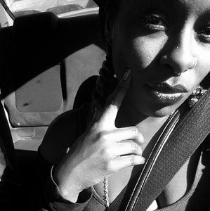 Meet your Posher, Demi