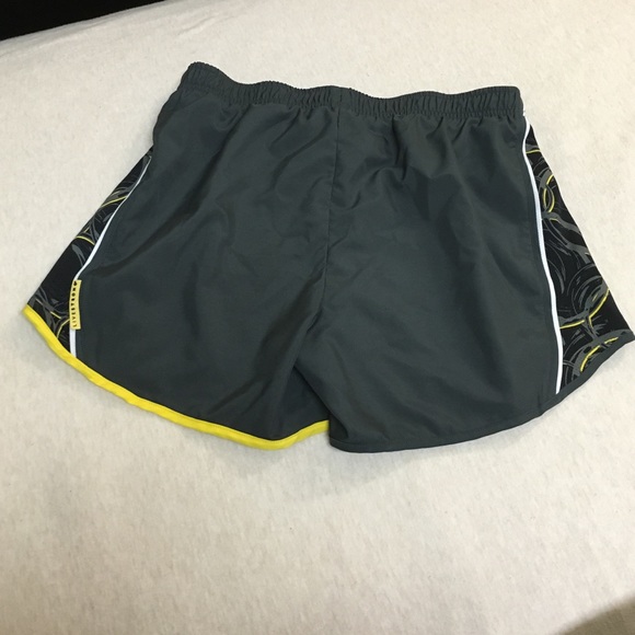 ❌TRADED 💪 LiveStrong Nike Running Shorts - Picture 2 of 4
