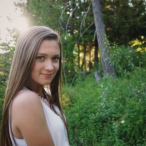 Meet your Posher, Emma claire