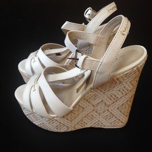 Soda White Wedges