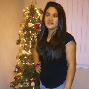 Meet your Posher, Nayeli