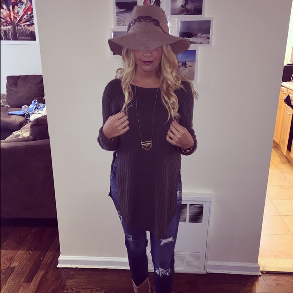 Liana Jon - Picture 3 of 4