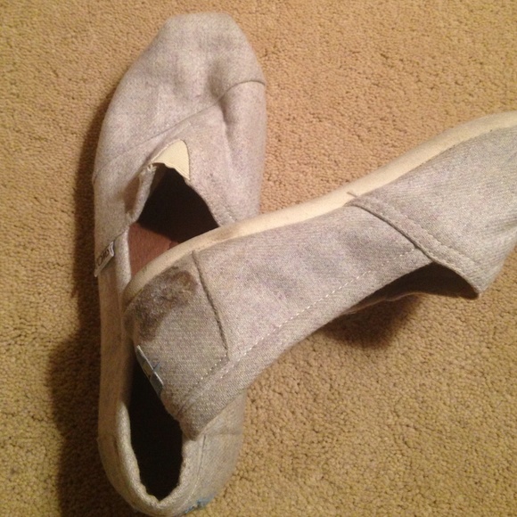 Toms! - Picture 2 of 2
