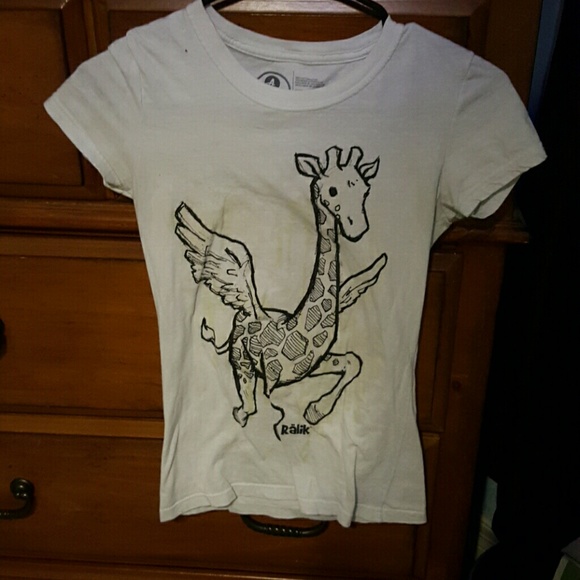 Color changing giraffe shirt