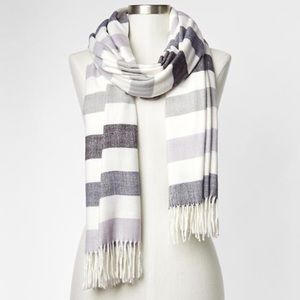 Cozy Gap Scarf