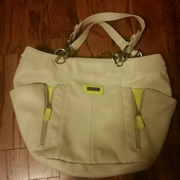 Medium Michelle bag with shell