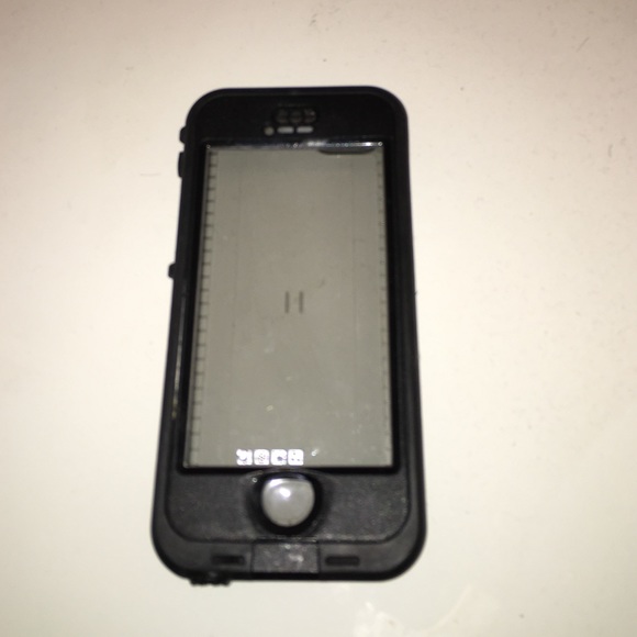 iPhone 5/5s life proof case