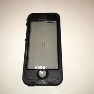 iPhone 5/5s life proof case