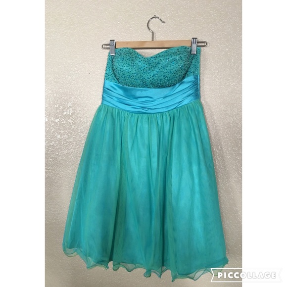 Morgan & Co. Prom/Winter Formal Dress