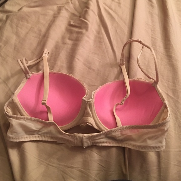 Tan lace bra - Picture 2 of 3