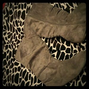 Grey boots , low flat