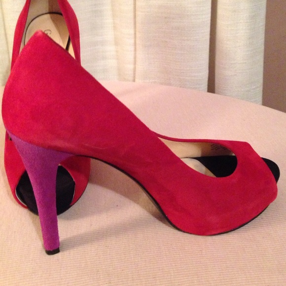 Designer Shoes - Picture 3 of 4