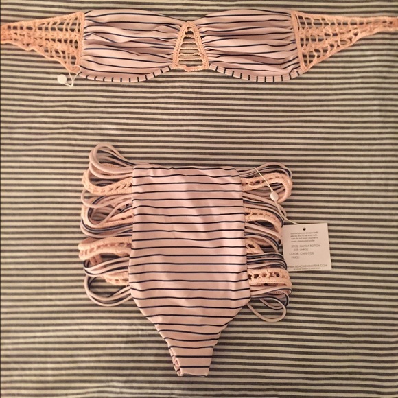 NWT Acacia Cape Cod Set