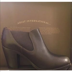 Ariat Geneva Booties