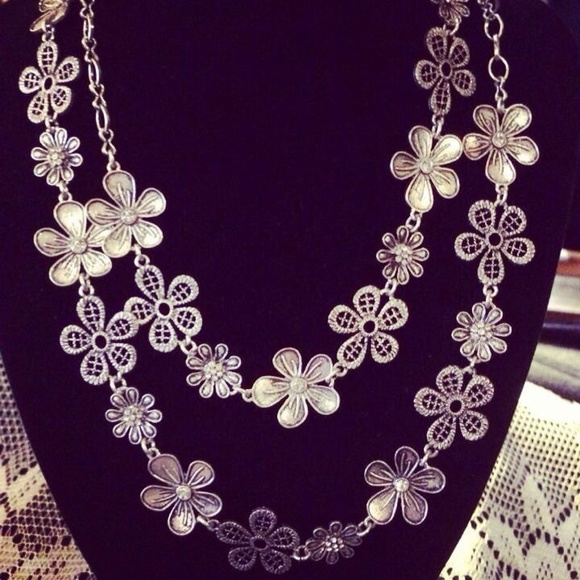 Premier Designs Jewelry - Daisy chain necklace