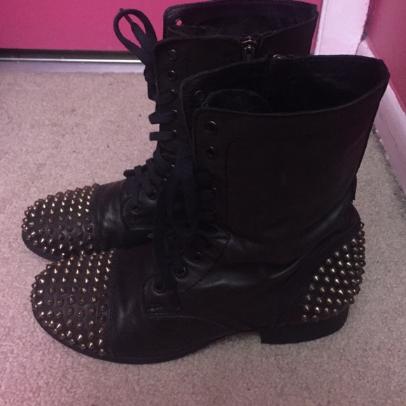 Boots - Picture 2 of 4