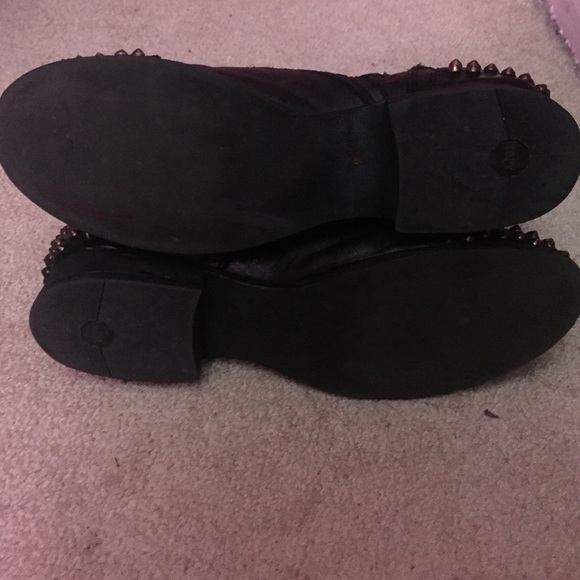 Boots - Picture 3 of 4