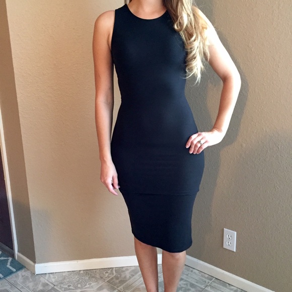 Dresses & Skirts - Black Sleeveless Midi Dress (LAST SMALL)