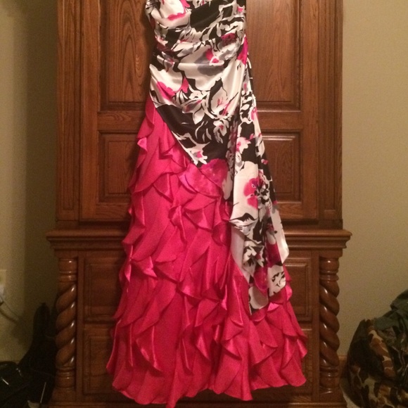 Prom dress - Picture 2 of 2