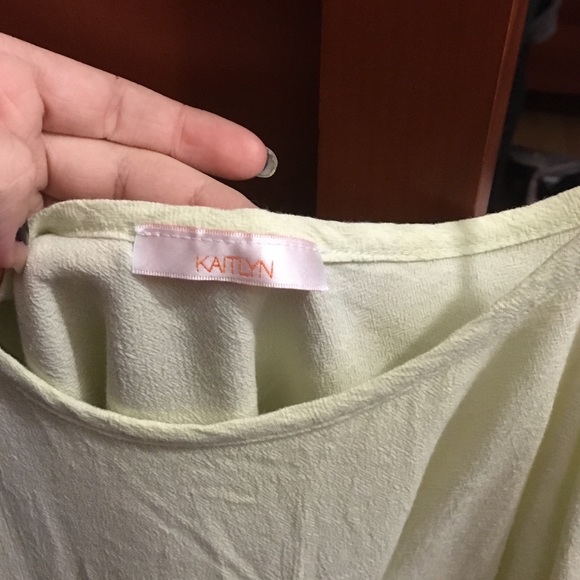 ❌SOLD❌ Kaitlyn Flowy Top - Picture 3 of 3