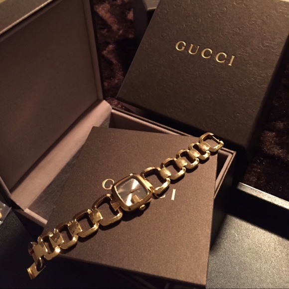 Gucci pink gold link watch