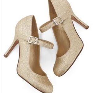 Yes I Candescent heel in gold glitter