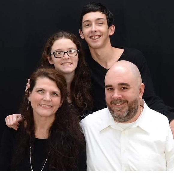 Meet your Posher, Stephanie! - Picture 2 of 4