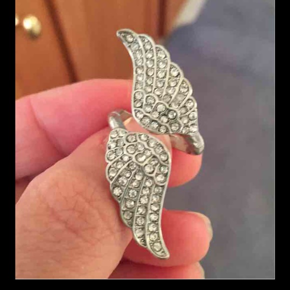 Jewelry - Silver plated angel wings size 7
