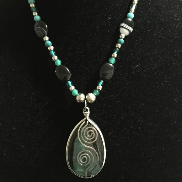 Gorgeous turquoise green and black bead necklace