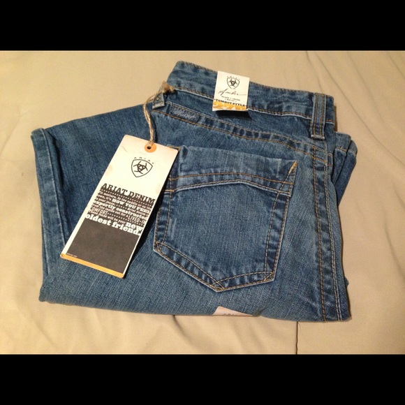 Price DROP. NEW ARIAT Jeans