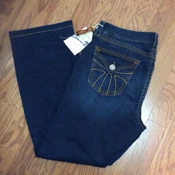 Brand new w/tags.  Seven7 jeans.  Boot cut size 18