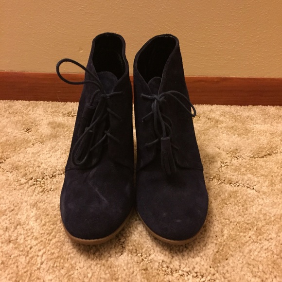 Sole society Blue suede booties