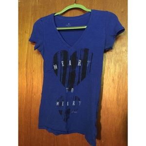 Aerie Graphic V-neck