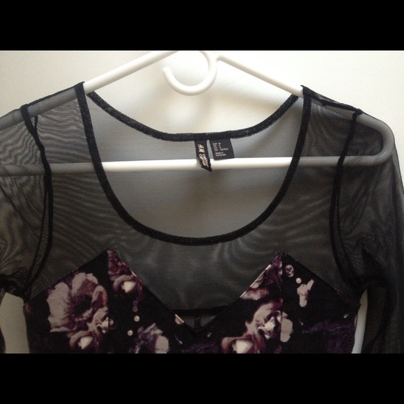 🔴 SOLD! Mesh Sleeve Floral Mini Dress - Picture 2 of 4