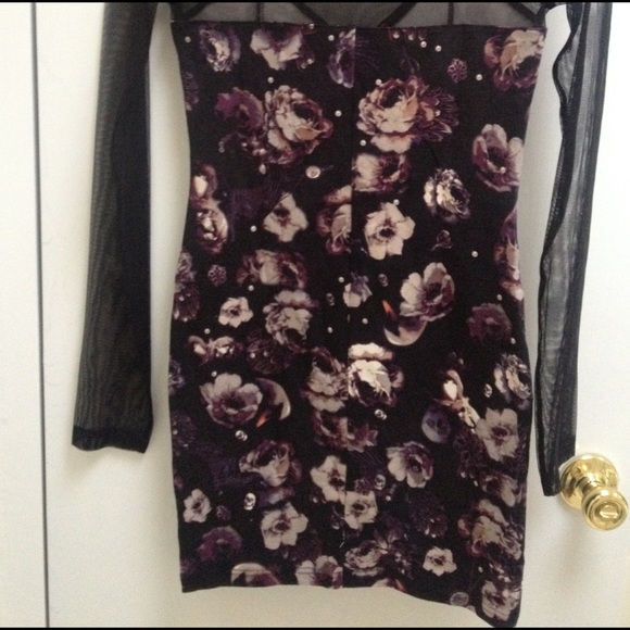 🔴 SOLD! Mesh Sleeve Floral Mini Dress - Picture 3 of 4