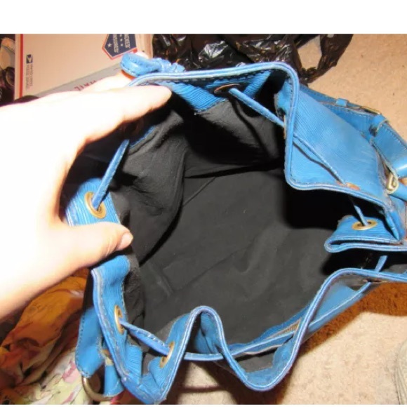 -SOLD- Louis Vuitton Epi Drawstring Purse - Picture 2 of 4