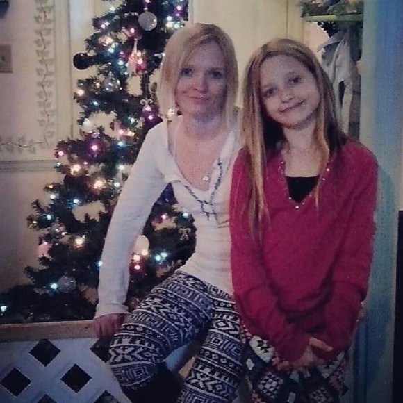 Meet your Posher, Angela - Picture 1 of 2