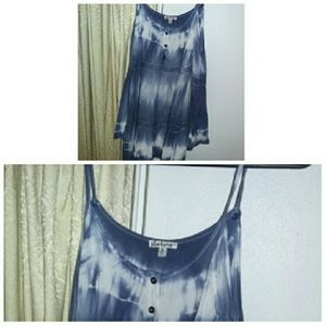 Selling brandnew dress never been worn no tag