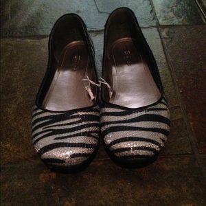 Silver Zebra stripe flats