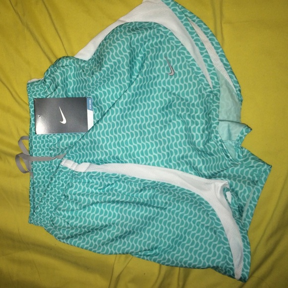 Nike Tempo running short