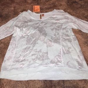 Eyeshadow floral print top