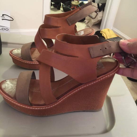 Brown barely worn Sandals