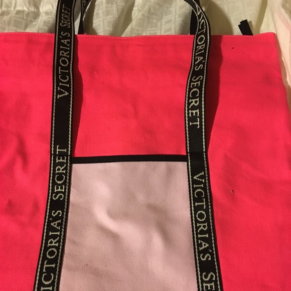 Victoria Secret tote. Never used!