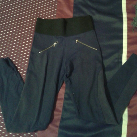 Navy zippered leggings