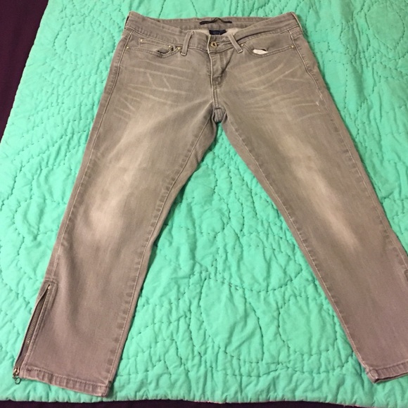 Levis Capri Jeans
