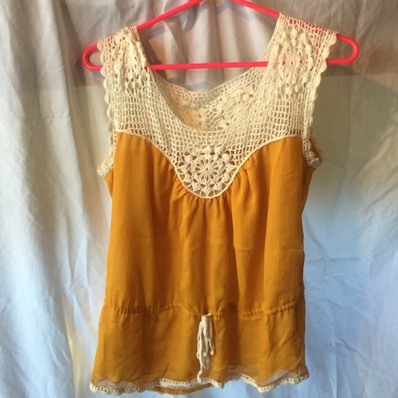 Women's Small Sleeveless Top